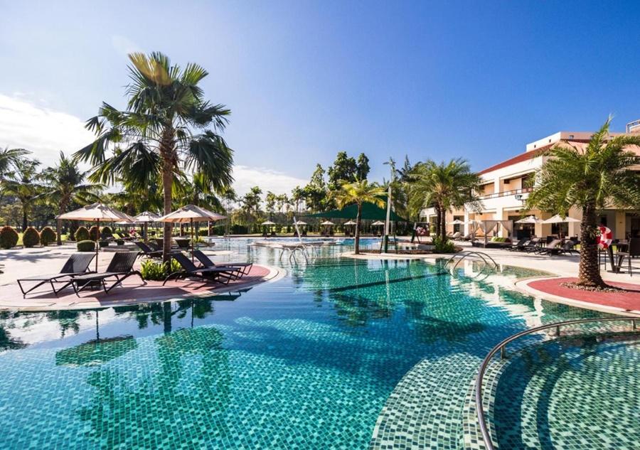 Eastin Thana City Golf Resort Bangkok Самутпракан Экстерьер фото